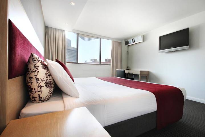 Room 8 of 27