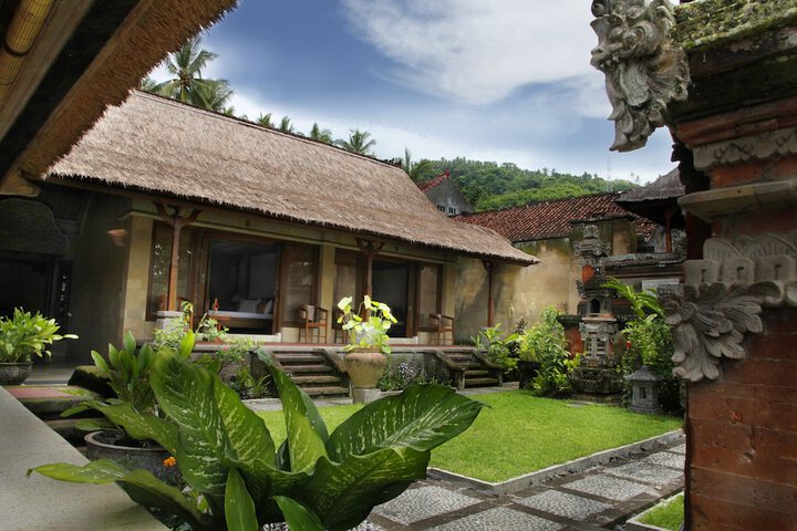 Hotel Entry