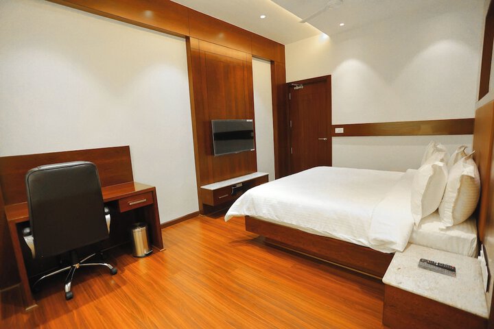 Room 16 of 43