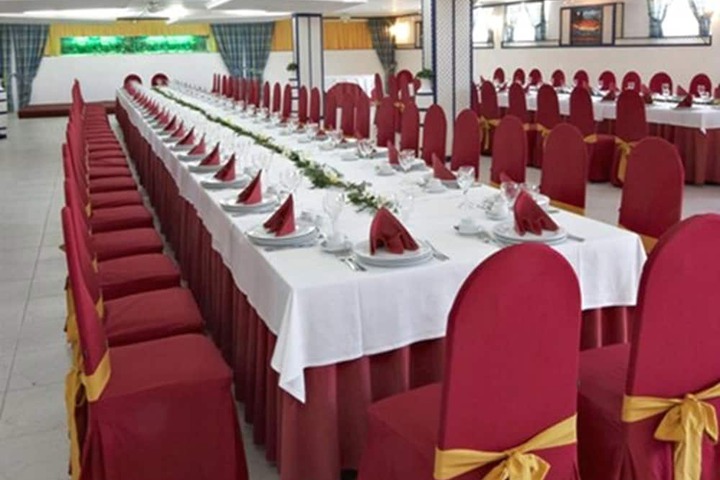 Ballroom/Hall 36 of 65