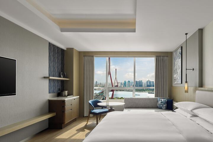 Room 8 of 52