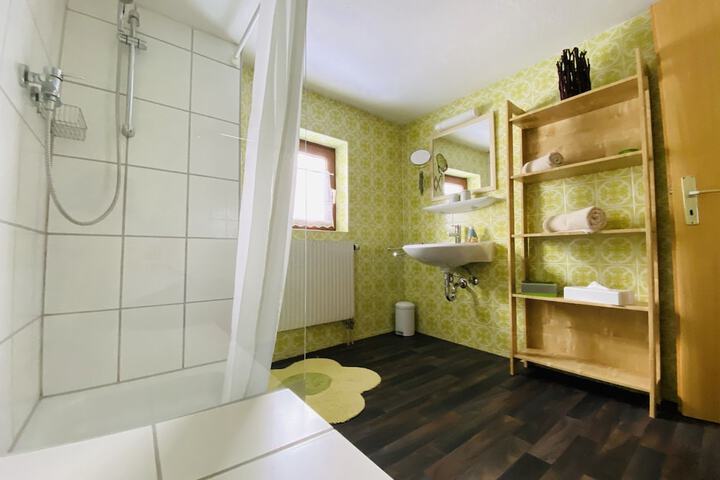Room 33 of 97