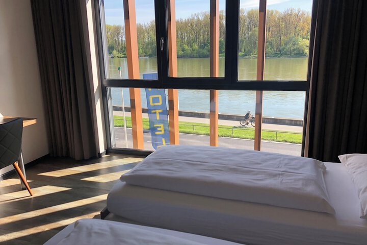 Room 30 of 75