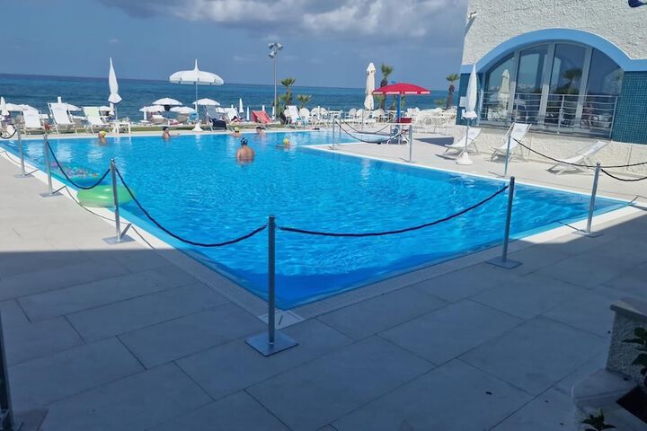 Pool 68 of 108