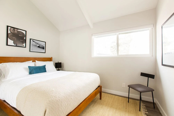 Room 4 of 18