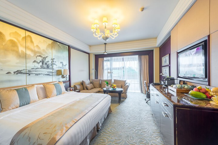 Room 3 of 87