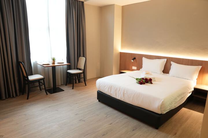 Room 10 of 17