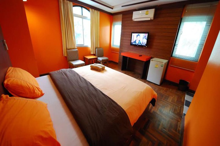 Room 3 of 18