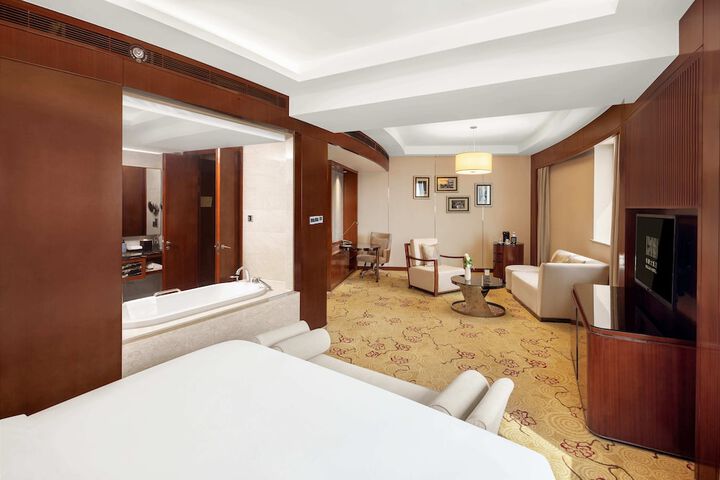 Room 28 of 43