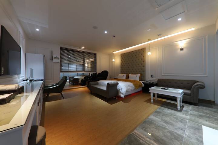 Room 21 of 58