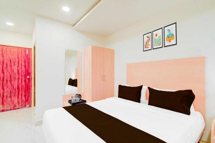 Room 3 of 9