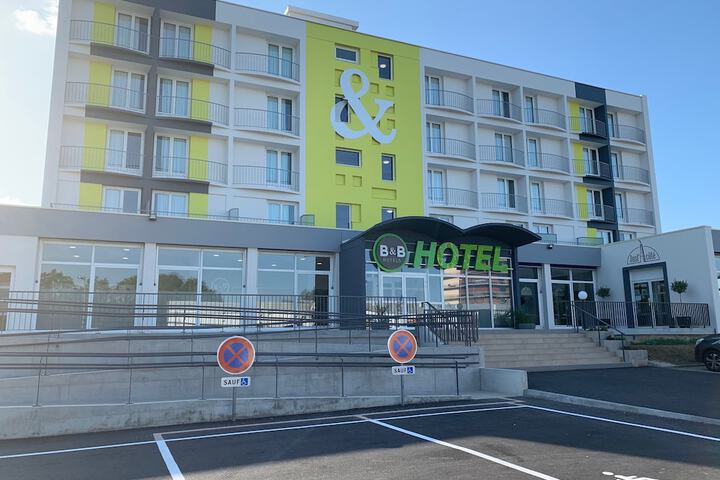 B & B HOTEL CHAUMONT