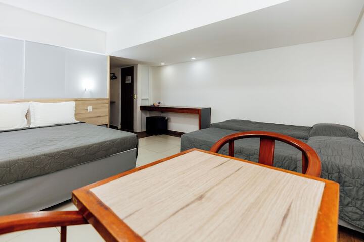 Room 10 of 36