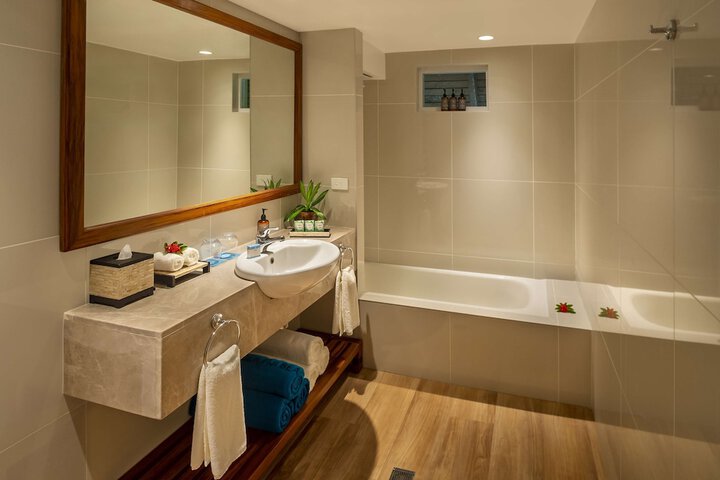 Room 30 of 170