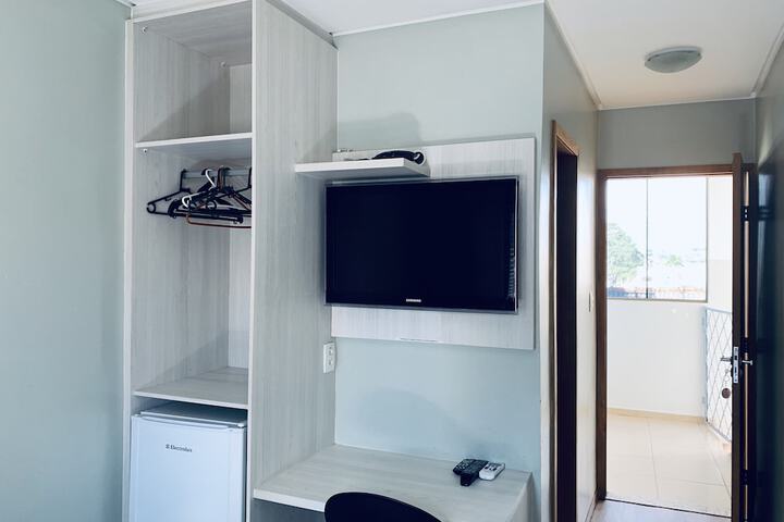 Room 10 of 32