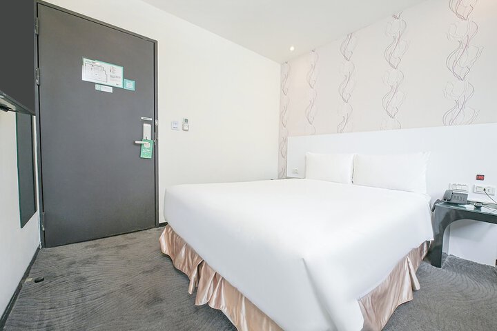 Room 42 of 83