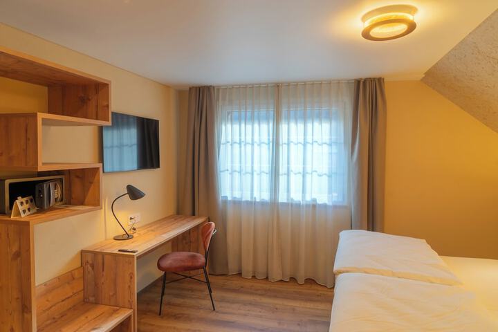 Room 49 of 125