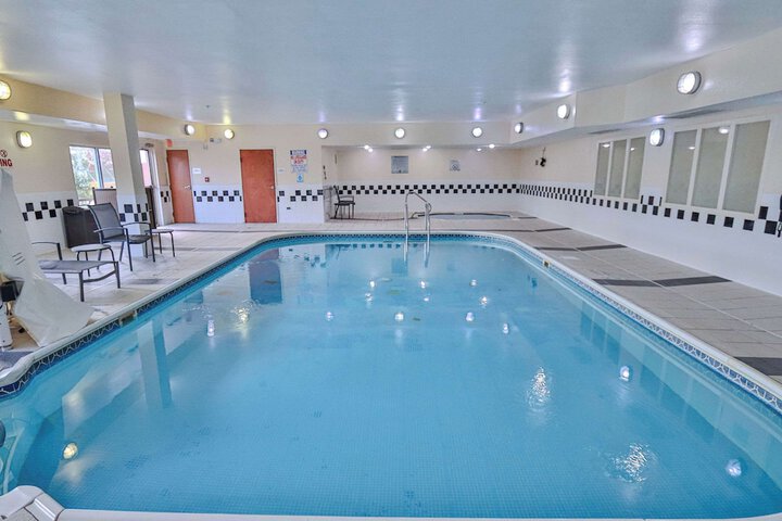 Hotel with Pool