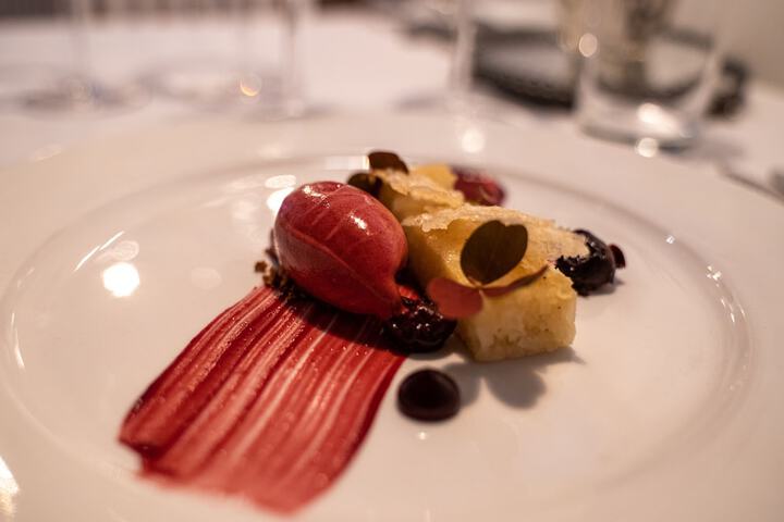 Dining 53 of 76