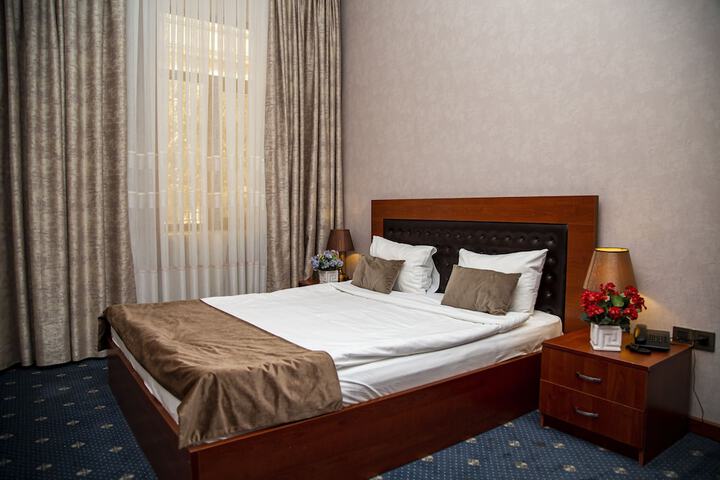 Room 4 of 34