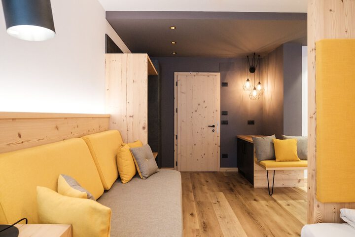 Room 45 of 177