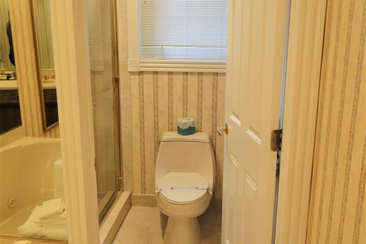 Room 3 of 37
