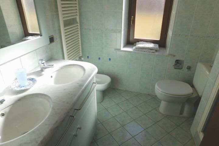 Room 1 of 22