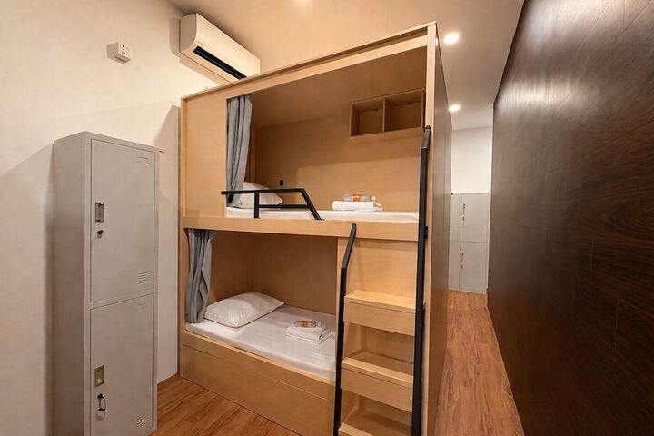 Room 53 of 121