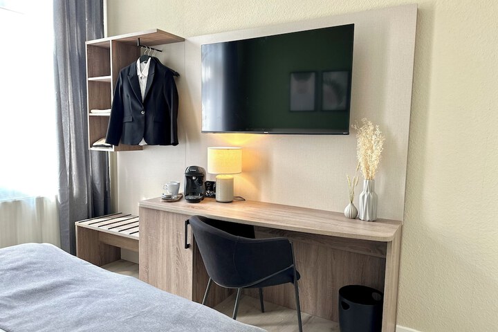 Room 27 of 44