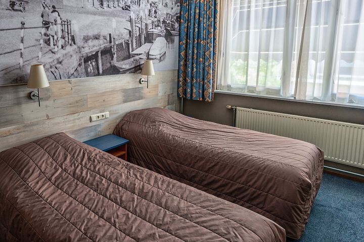Room 7 of 35