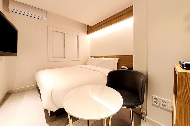 Room 25 of 36