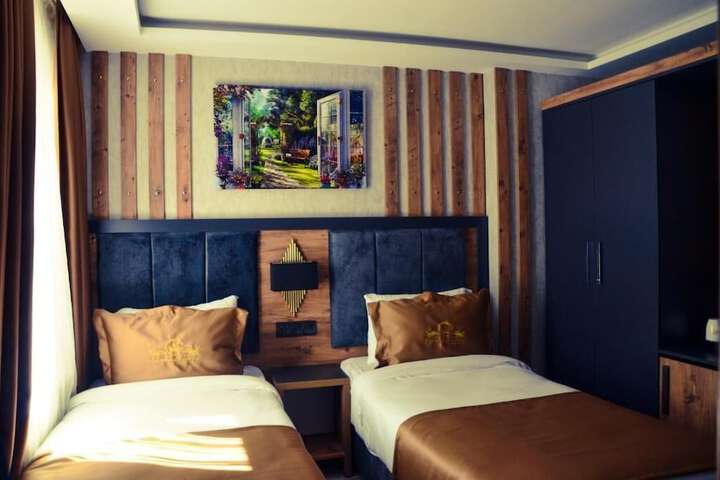 Room 13 of 24
