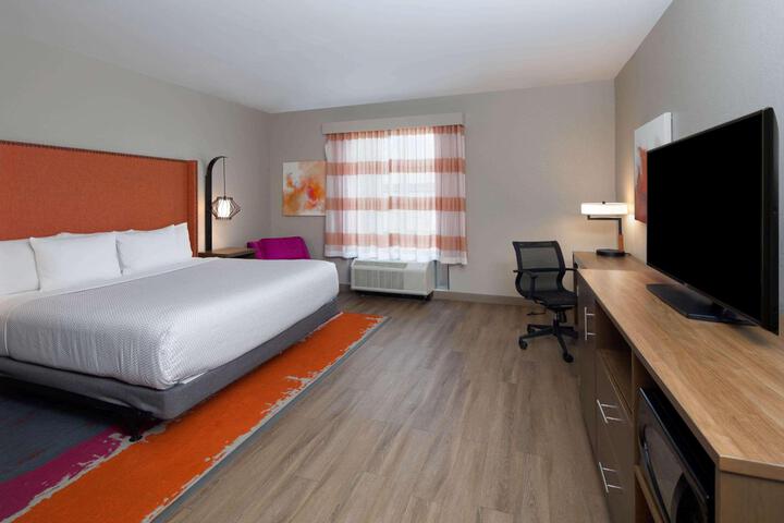 Room 10 of 19