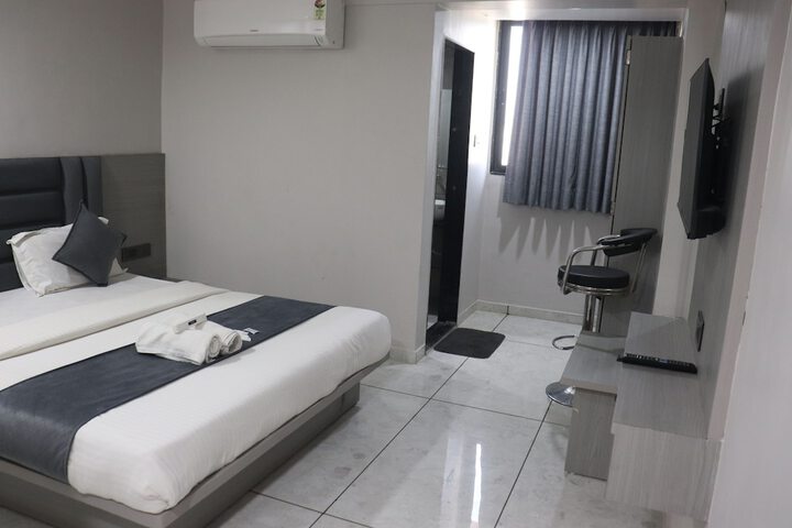 Room 10 of 25