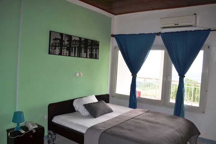 Room 9 of 31