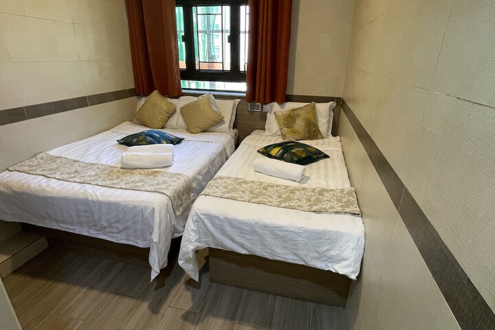 Room 129 of 195