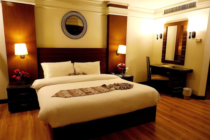 Room 6 of 35