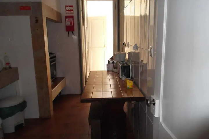 LOW COST ROOMS