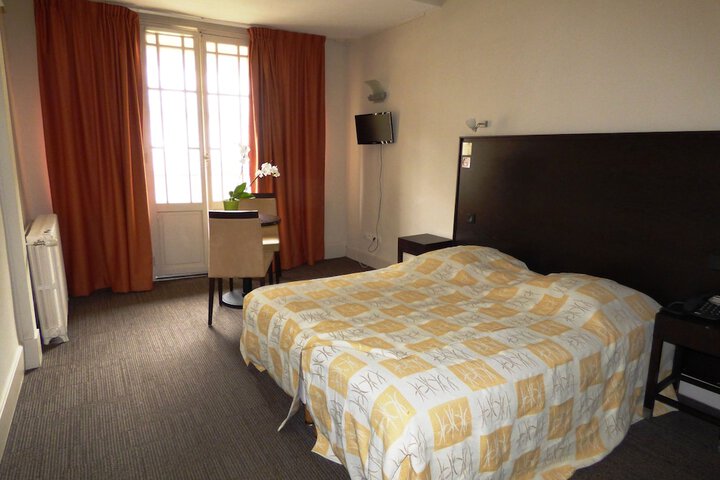 Room 14 of 34