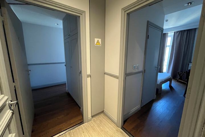 Room 11 of 26