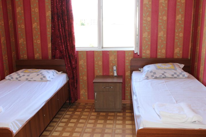 Room 3 of 25
