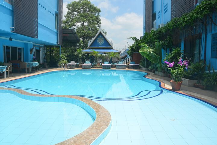 Pool 35 of 50