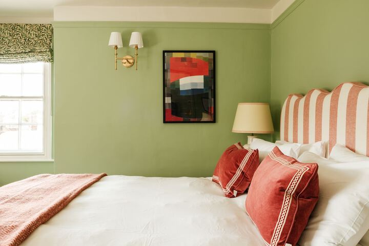 Room 4 of 60