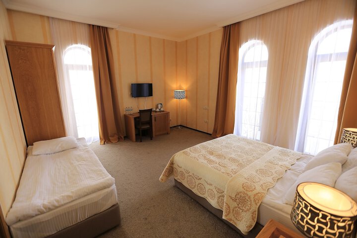 Room 6 of 45