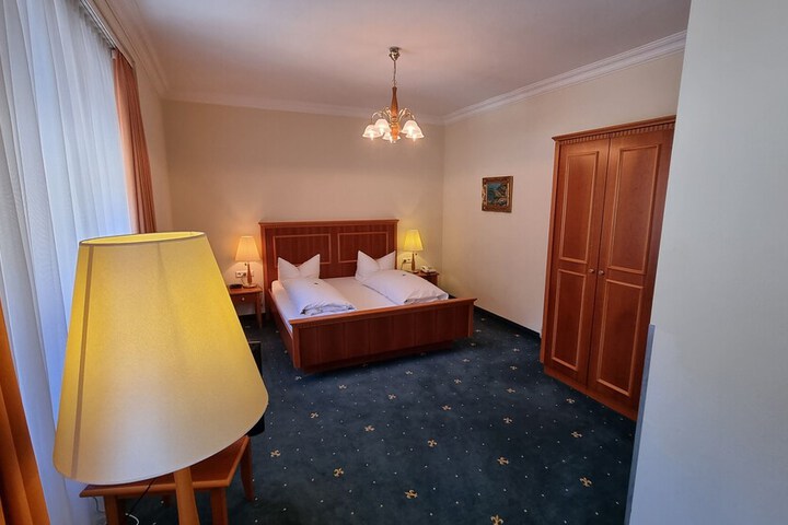 Room 10 of 79