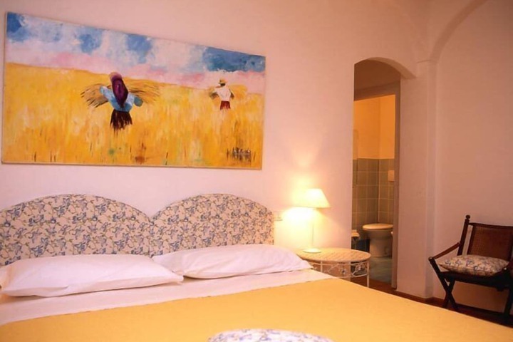 Room 17 of 24