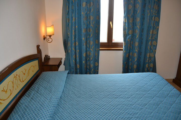 Room 5 of 35