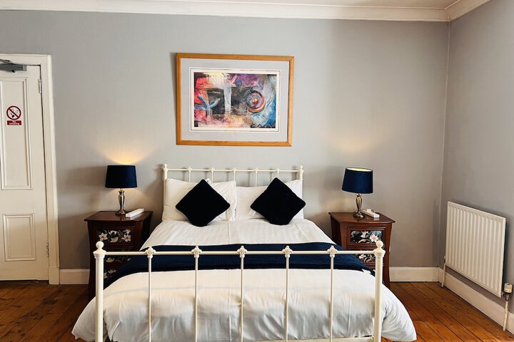Room 52 of 99