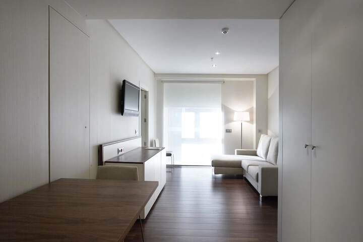 Room 32 of 82