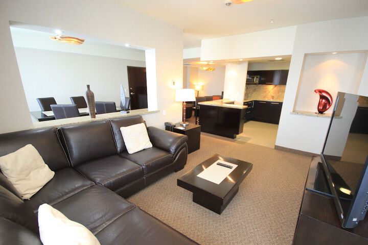 Room 5 of 175